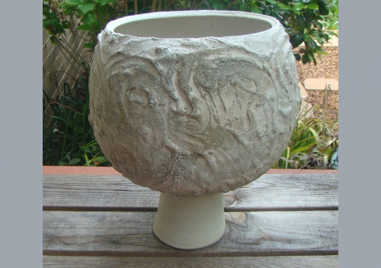 textured-treated-thown-urn